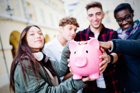 How To Budget In Your 20s – 9 Tips To Manage Your Money