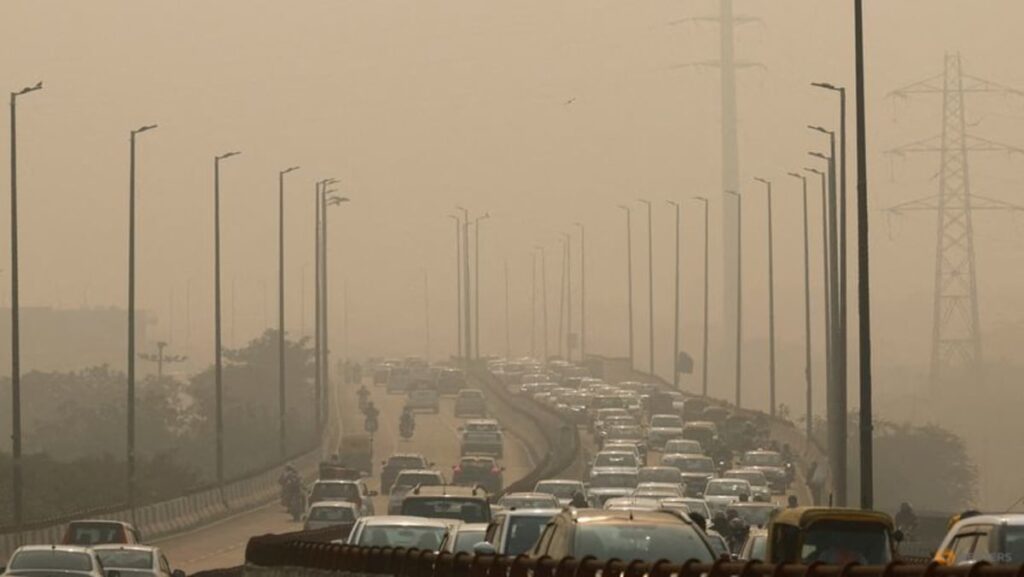 Visibility drops in parts of Delhi as pollution surges