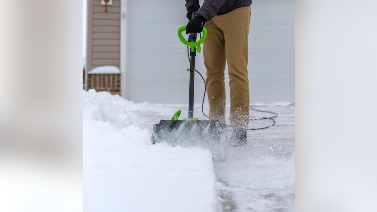 Take shoveling to the next level when you use an electric shovel. 