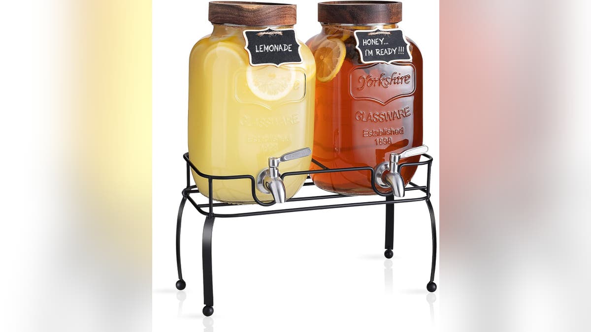 Easily serve drinks with glass drink dispensers. 