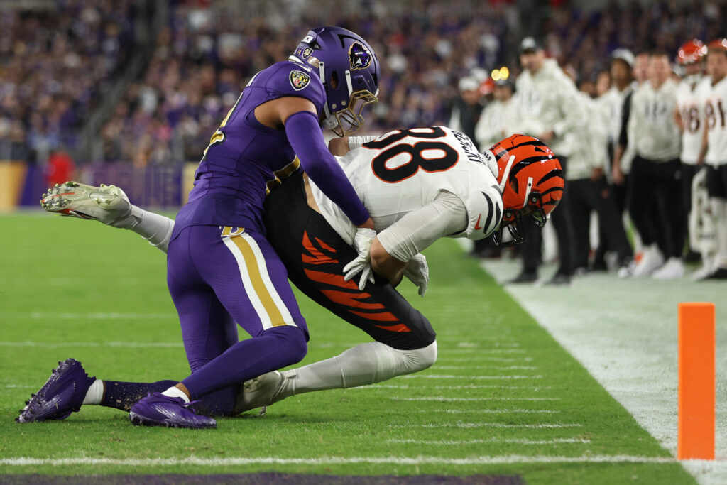 Ravens All-Pro Safety Kyle Hamilton Exits Game With Scary Non-Contact Injury