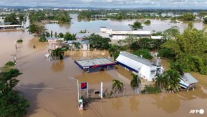 Floods strike thousands of houses in northern Philippines