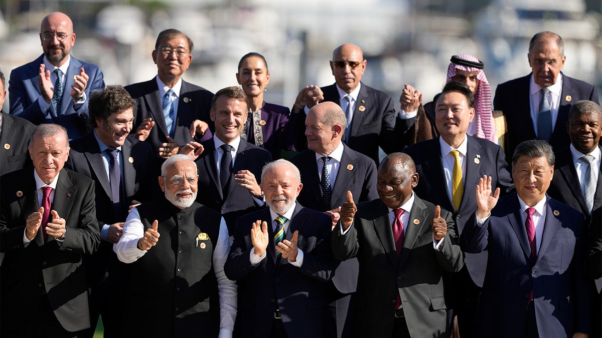 World leaders family photo at G20