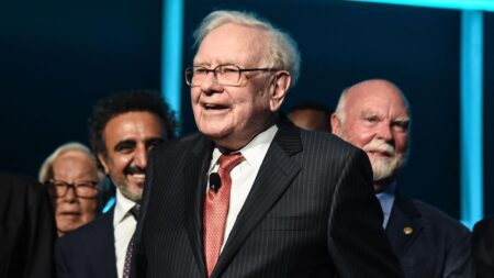 The 5 Mentors Behind Buffett’s .1 Trillion Investment Empire