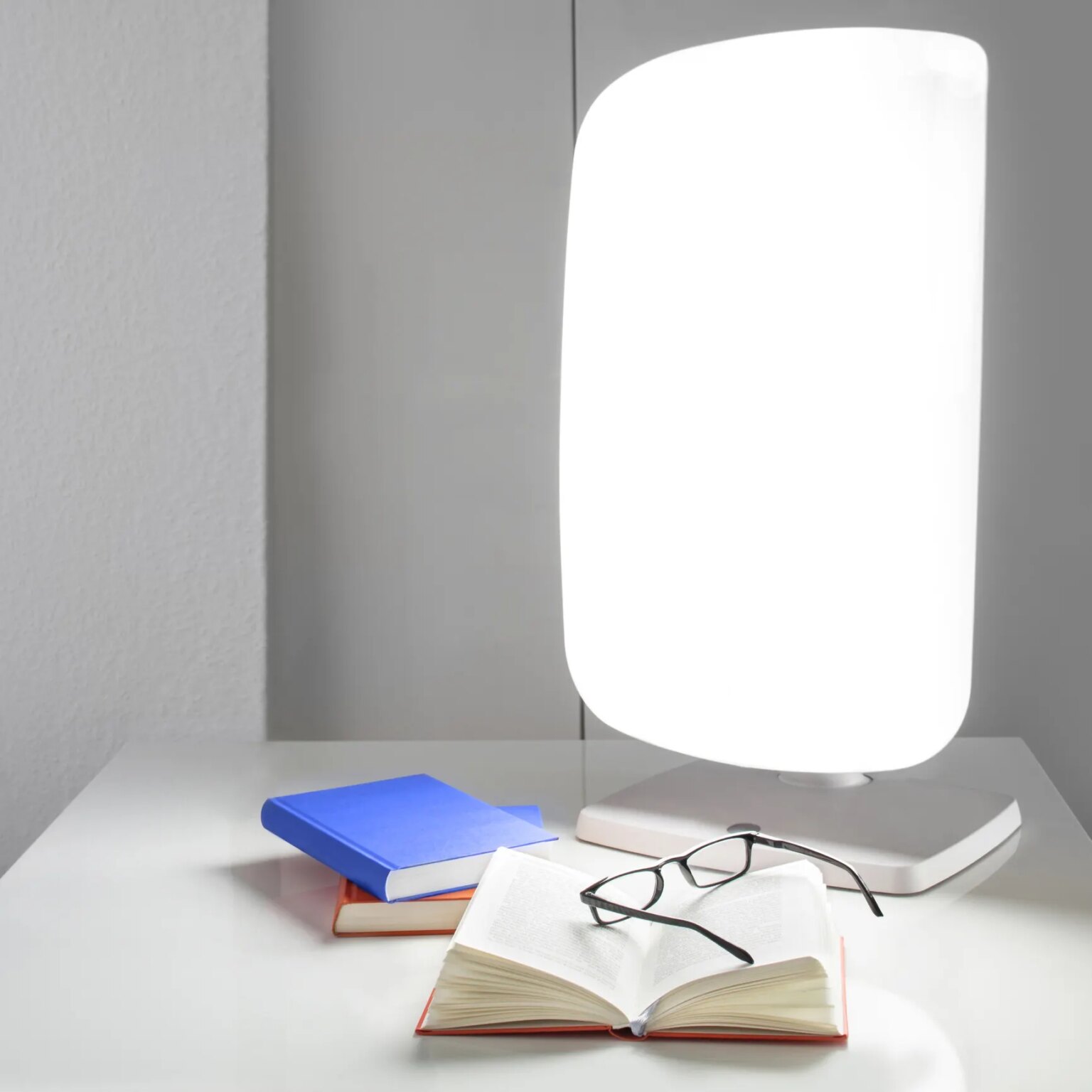 Light therapy lamps to combat the wintertime blues