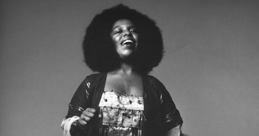 Roberta Flack, Singer of ‘Killing Me Softly With His Song,’ Dead at 88