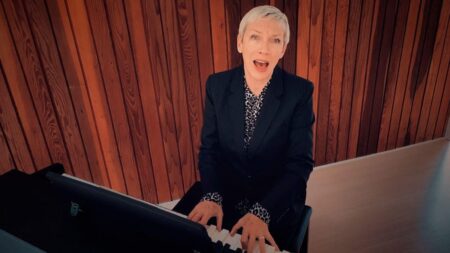 Annie Lennox, Kate Bush, Others Contribute to Silent Album to Fight AI Proposals