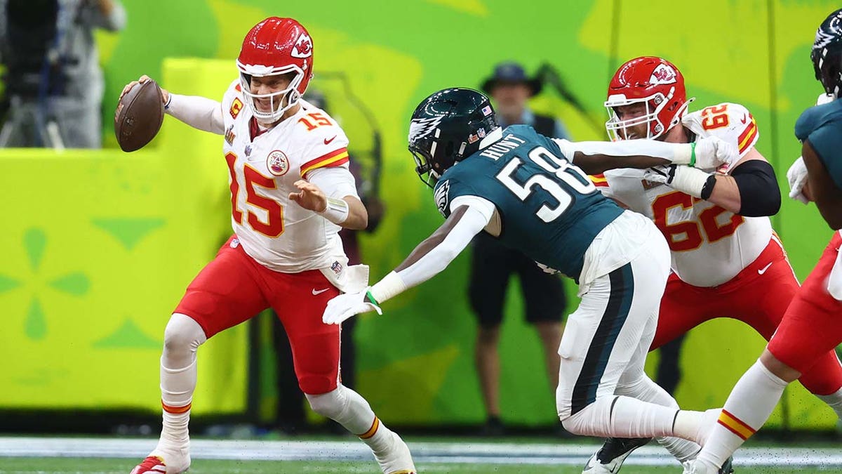 Patrick Mahomes faces pressure