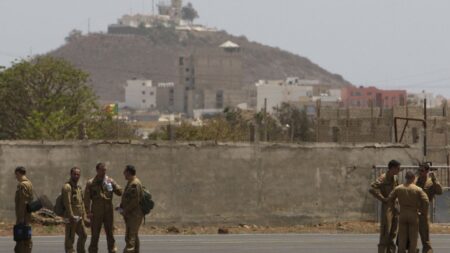 France begins withdrawing its troops from Senegal