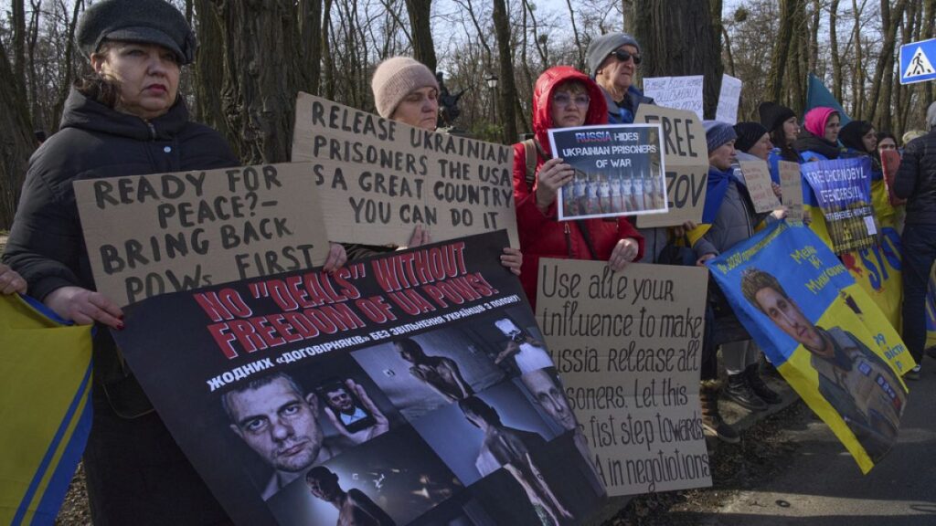 Protesters rally outside US embassy in Kyiv