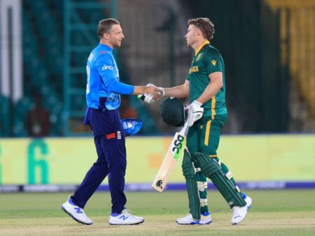 South Africa romp to win against England, eliminating Afghanistan