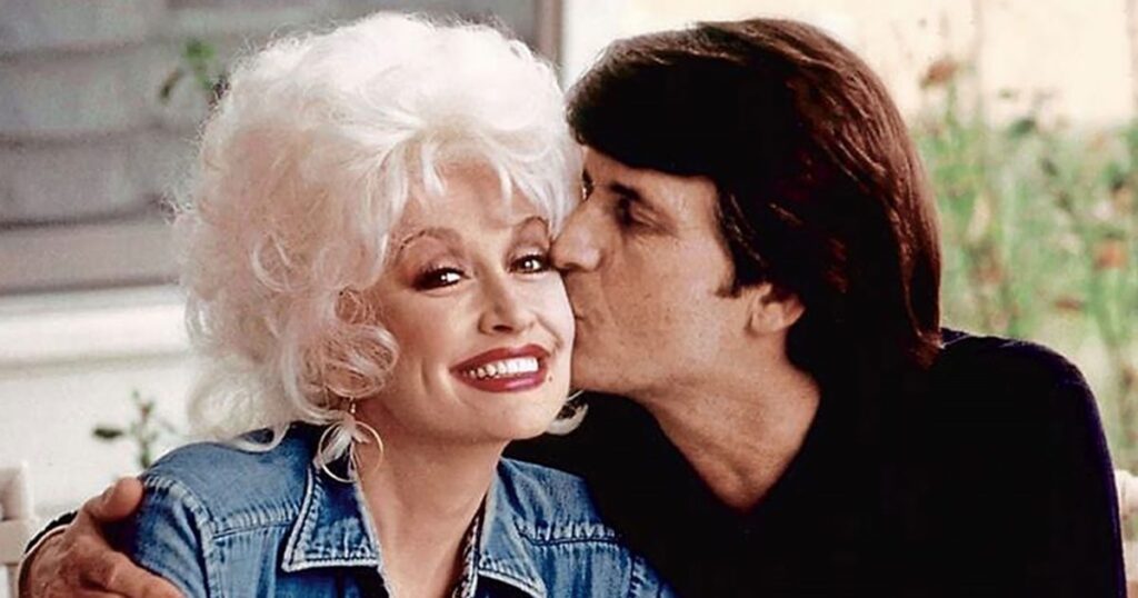 Stars React to Dolly Parton’s Husband Carl Dean’s Death at 82: Lainey Wilson, Khloe Kardashian, More