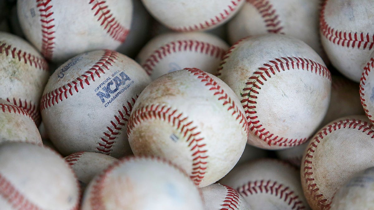 NCAA baseballs in 2018