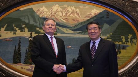 Pro-Trump senator Steve Daines meets China’s economy tsar He Lifeng amid mounting trade tensions