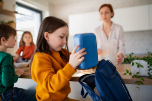 Hysterics As Mom Unveils Lunch Packed by 6-Year-Old: ‘Happy Eating’