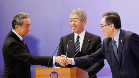 Japan, China and South Korea agree to promote peace, cooperation