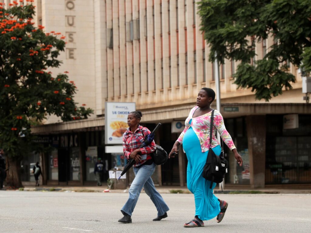 Amid Zimbabwe’s political crisis, hope and frustration brew