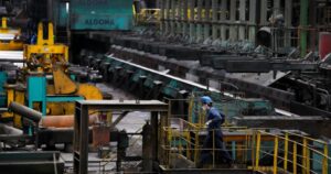 ‘Walking on a tightrope’: Deloitte predicts downturn for Canadian economy