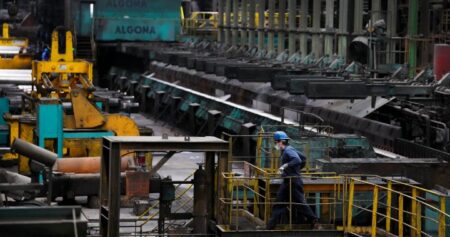 ‘Walking on a tightrope’: Deloitte predicts downturn for Canadian economy