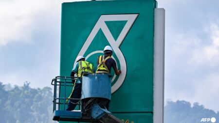 Petronas unit flouting Sarawak law, says state government as row deepens