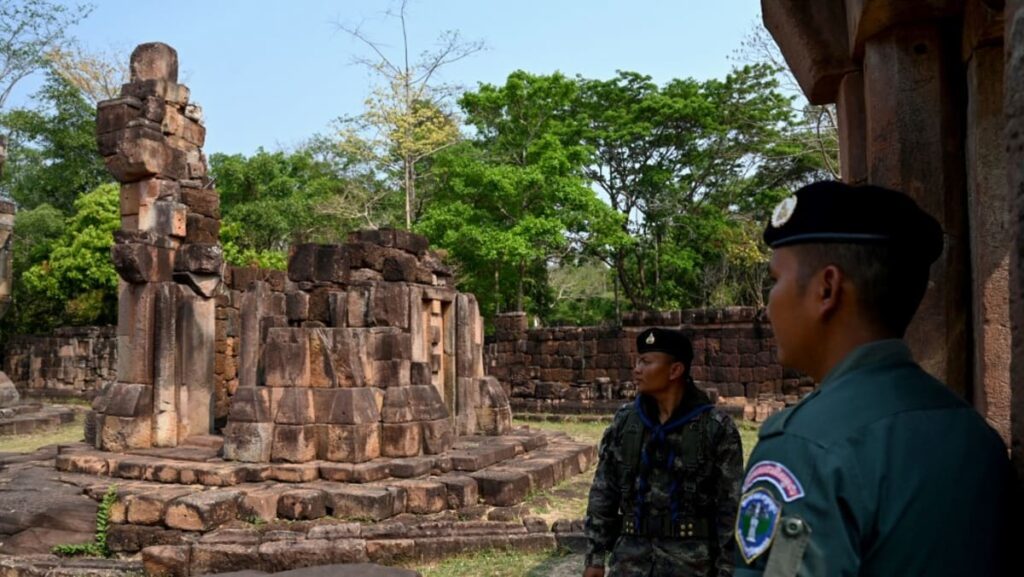 Thai, Cambodian army chiefs to meet over border clash