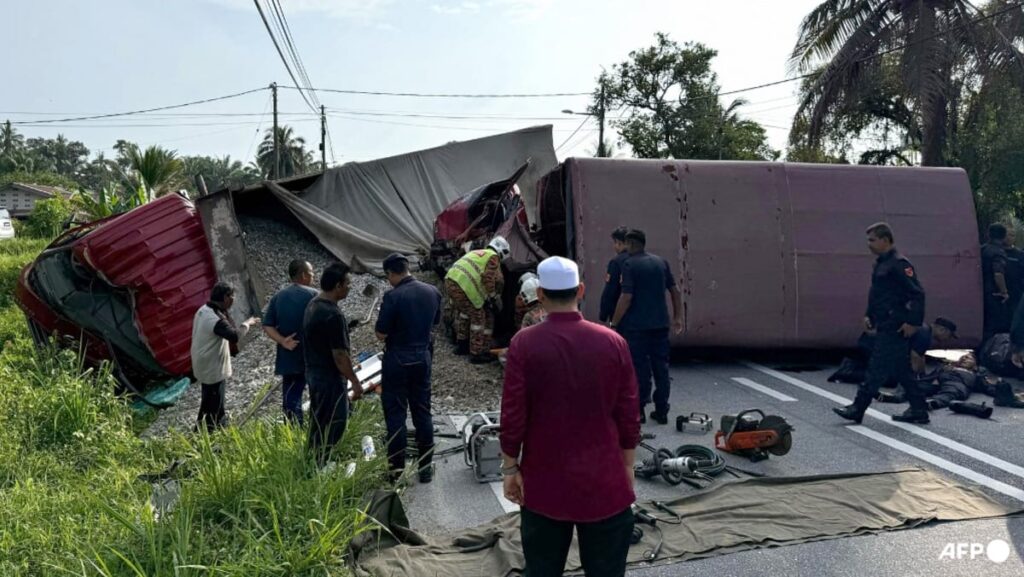 Malaysian road accident kills nine paramilitaries