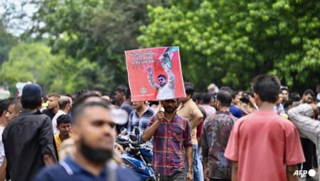 Key Bangladesh party protests against government