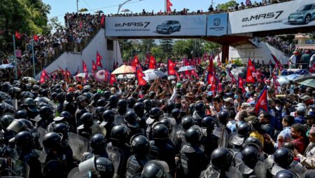 Thousands rally in Nepali pro-monarchy protests