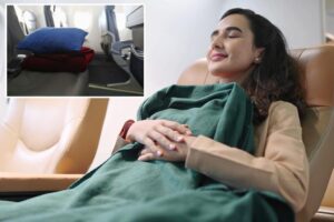 Never use a free airplane blanket for this reason, flight attendants warn