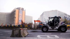 EU budget chief soothes farmers fears over funding changes