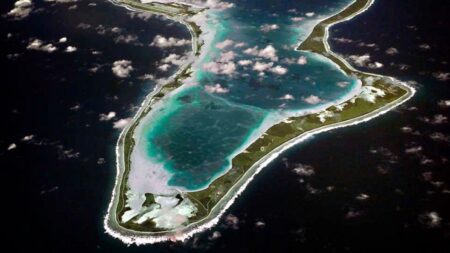 UK hands over sovereignty of Chagos Islands to Mauritius