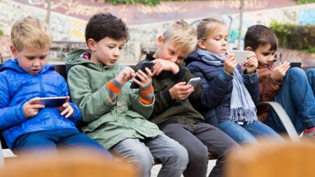 Will the EU ban phones at school?