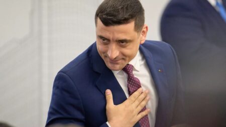 Simion seeks diaspora support in Romanian presidential race last leg