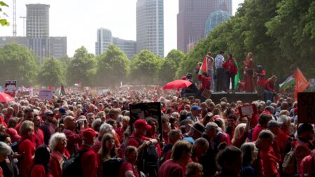 Tens of thousands in The Hague demand government action on Gaza war