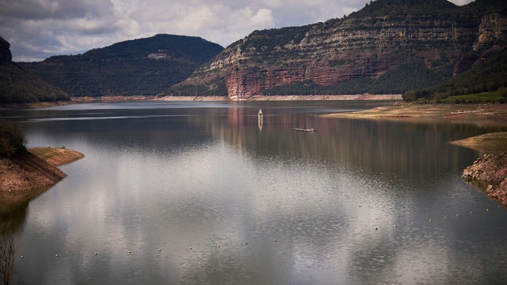 Leak: Commission to launch PFAS clean-ups in water resilience strategy