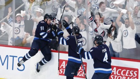 Jets’ Cole Perfetti scores game-tying goal with 1.6 seconds left; Winnipeg knocks out Blues in double OT