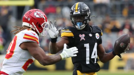 Cowboys, Steelers agree to trade for George Pickens