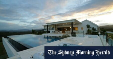 Secluded Gold Coast estate popular with celebrities hits the market