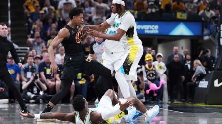 Cavs’ De’Andre Hunter shoves Pacers’ Bennedict Mathurin in heated 1st-quarter incident during playoff game
