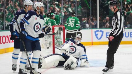Controversial goal helps Stars to critical win over Jets in Stanley Cup playoffs