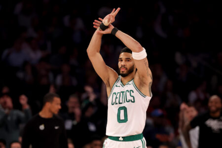 Celtics’ Jayson Tatum Exits Game 4 With Non-Contact Injury