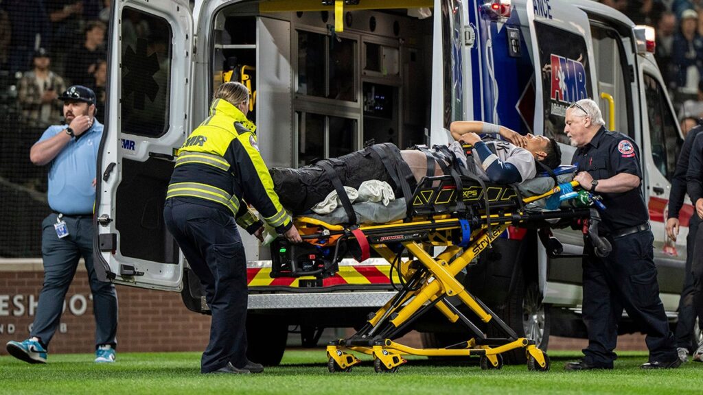 Yankees’ Oswaldo Cabrera leaves game in ambulance after awkward slide at home plate