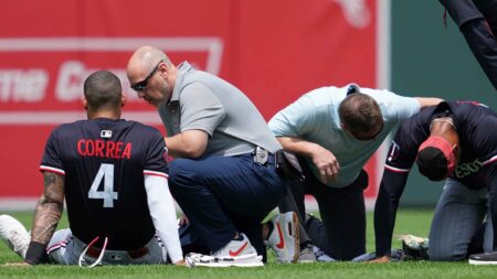 Twins stars Carlos Correa, Byron Buxton leave game after ugly collision