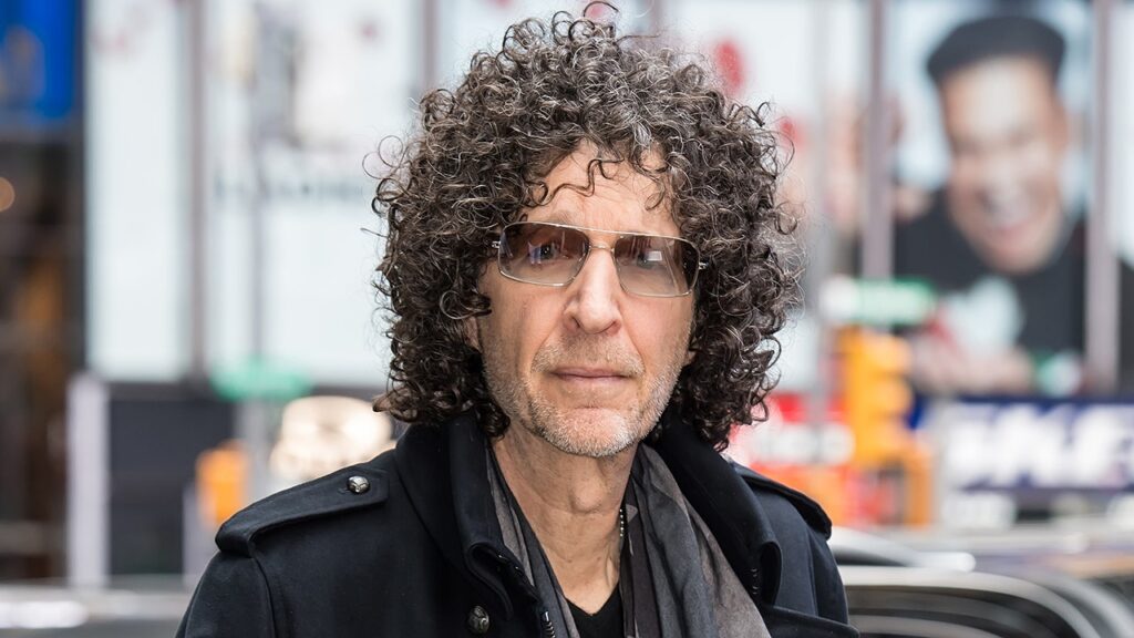 Howard Stern says he only will attend a Knicks game if given front row seats: ‘First-row type person’