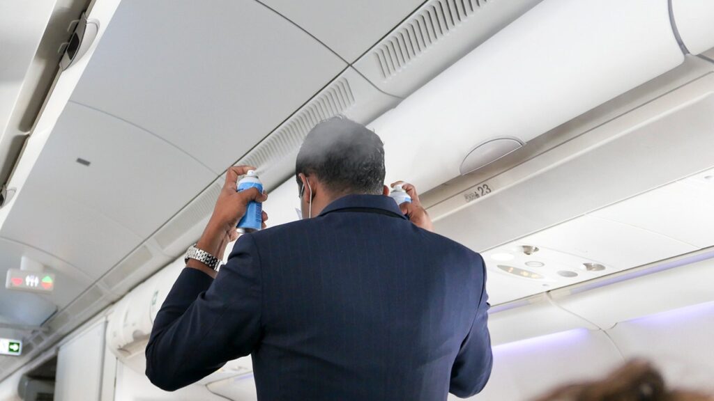 Flight passengers call out ‘nasty cologne’ wearer, plus astronaut makes burger in space