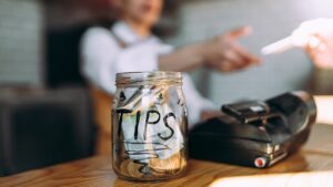 Senate unanimously approves ,000 tax break for tipped workers
