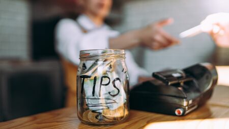 Senate unanimously approves ,000 tax break for tipped workers
