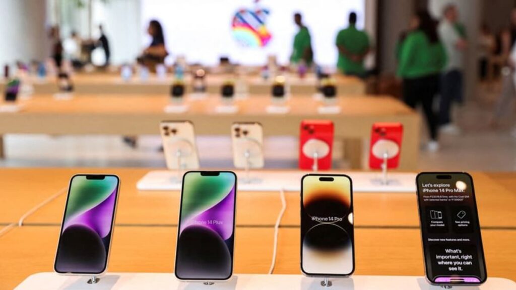 Trump says he urged Apple to manufacture in US not India