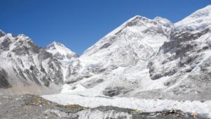 Indian climber dies after scaling Everest