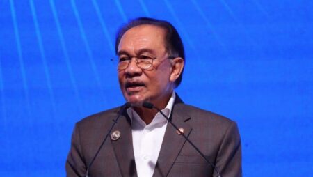 Malaysia PM sees possible reduction in US tariffs, but GDP growth likely to miss target